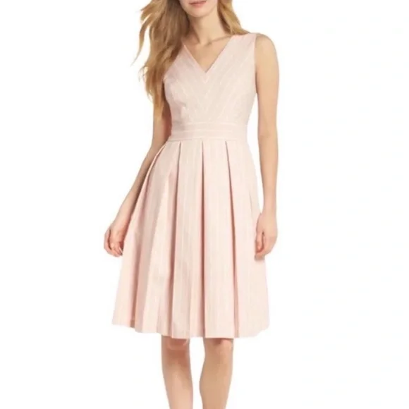 EUC Gal Meets Glam Samantha pink dress, size 4, pockets, bow back, pleated - Picture 5 of 8